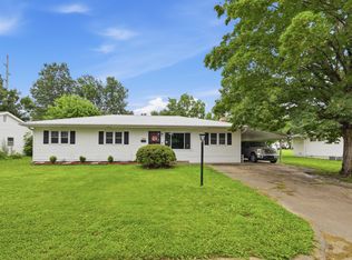 2033 Forest Dr, Carthage, MO 64836