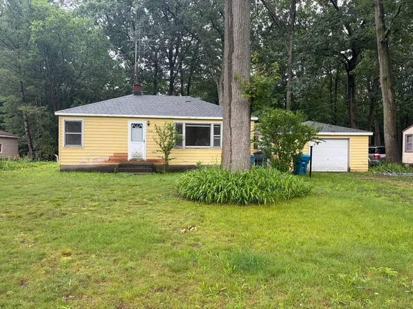 15326 Pine St, Grand Haven, MI 49417
