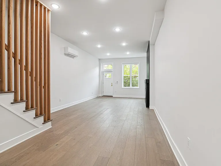 36 Park St #2 — Photo 23