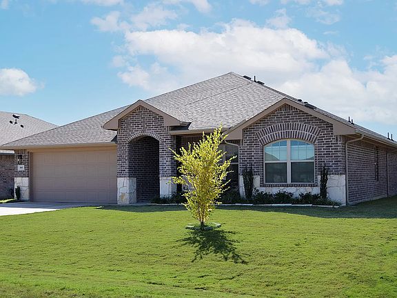 2nd image of 1527 Brooks Ln #5db8f7885