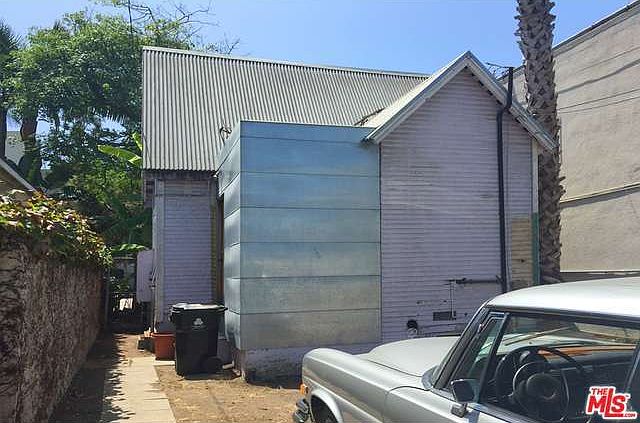 2nd image of 205 Venice Blvd