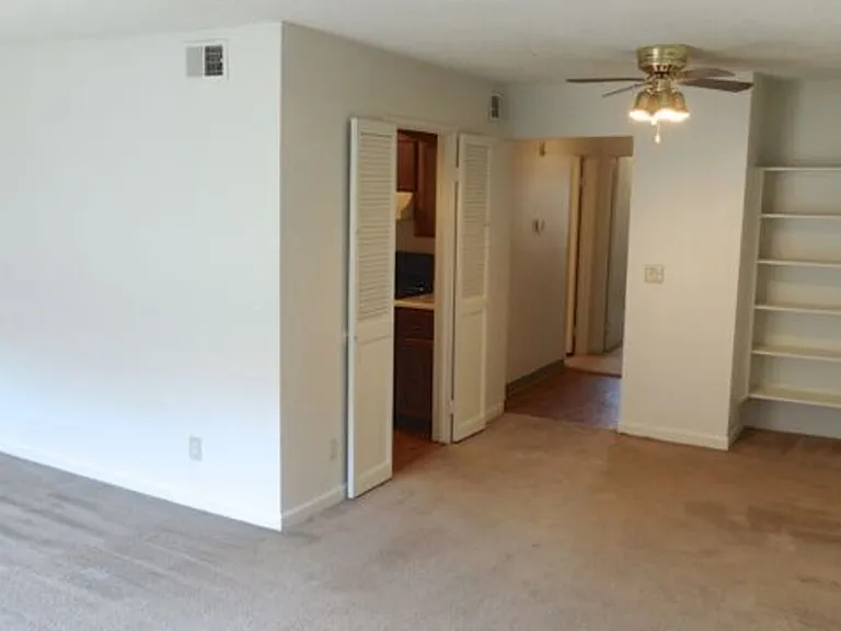 The Citadel Apartments — Photo 4