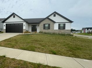 1047 Timber Bluff Dr, Wentzville, MO 63385