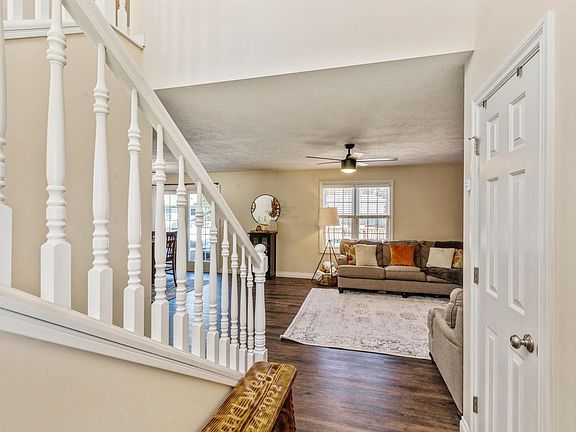 5th image of 800 Cypress Dr