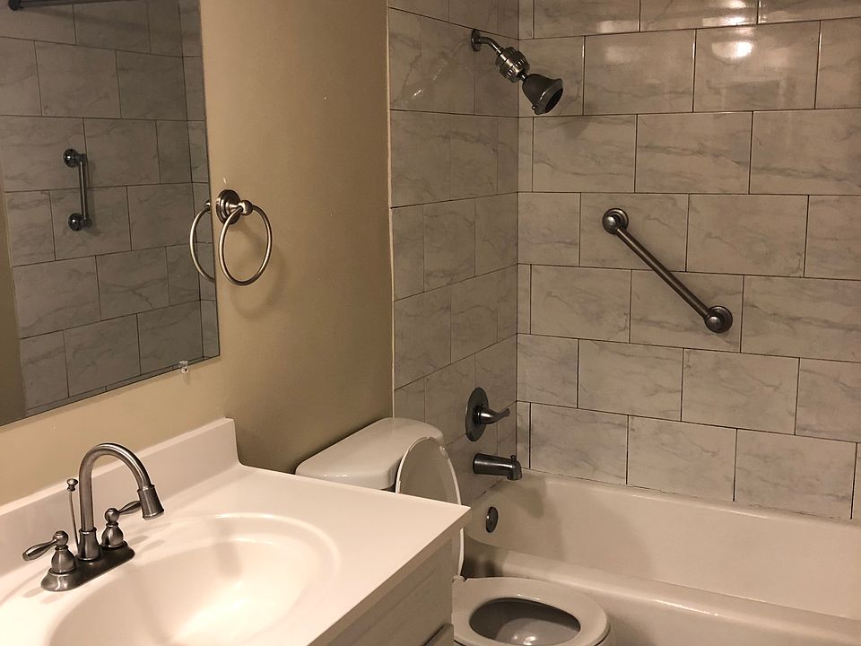 1st image of 440 S Oxford Ave APT 7