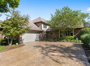 729 E Bauer Rd, Naperville, IL 60563