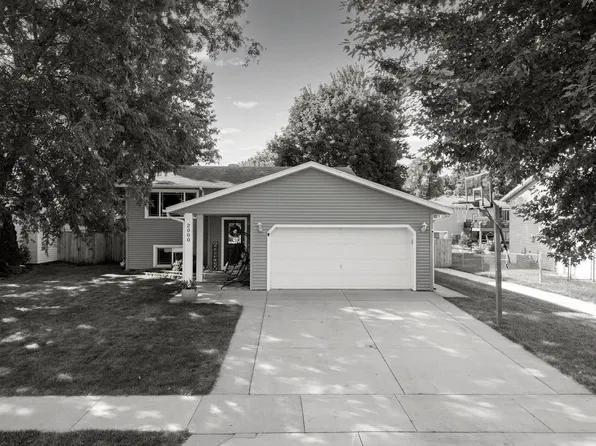 2000 23 1/2 St SE, Rochester, MN 55904