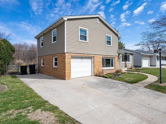 3rd image of 600 Sheridan Rd