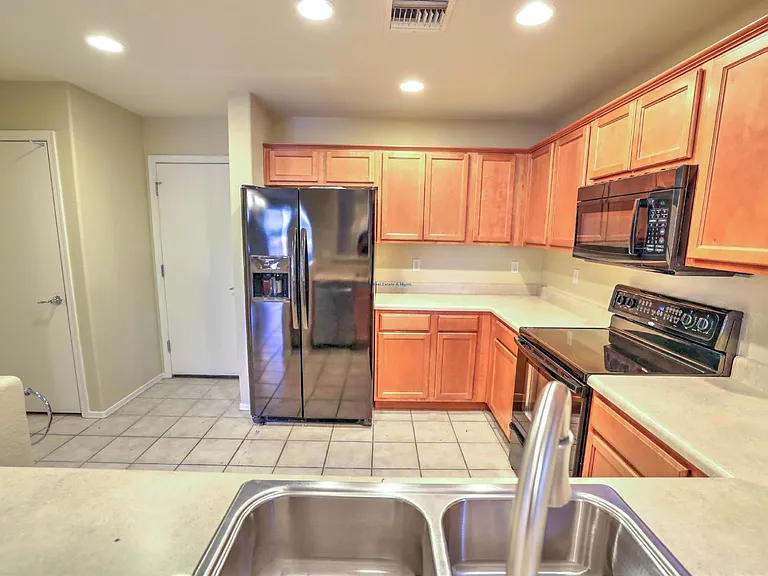5793 S Cedar Ridge Rd — Photo 3