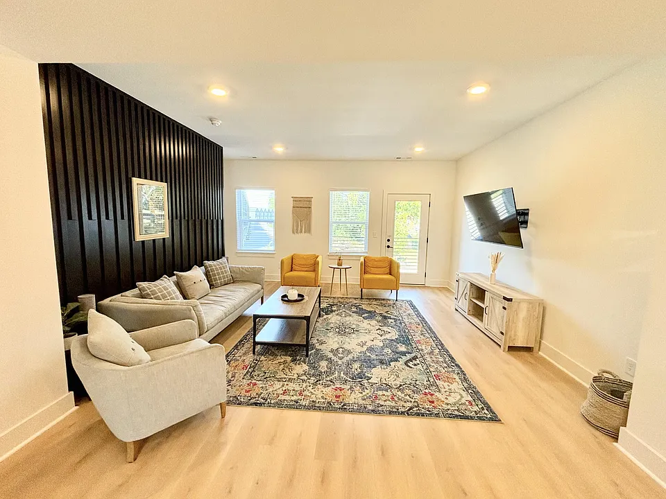 116 Fitzgerald Dr #3-ID1039083P