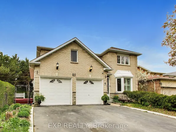 4 Leatherhead Ct, Brampton, ON L6S 5E8