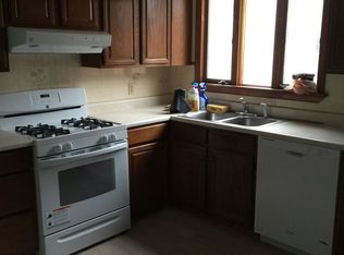 28 Henley St, Medford, MA 02155