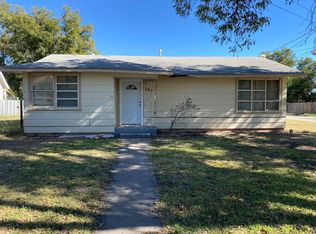 504 S Arlington St, Winters, TX 79567