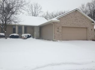 422 Falcon Dr, Wayland, MI