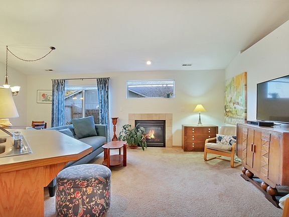 3rd image of 7211 164th St E