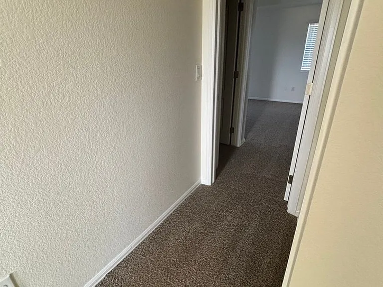17612 Cherokee St — Photo 24