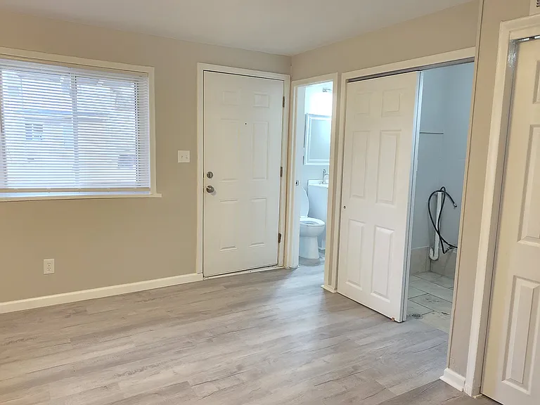 33507 Berville Ct — Photo 11
