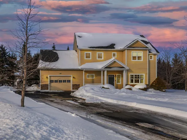 147 Bell Cres W, Charlottetown, PE C1E 1Y8