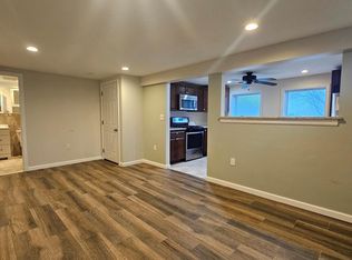 7 Weldon Ln, Farmingville, NY 11738