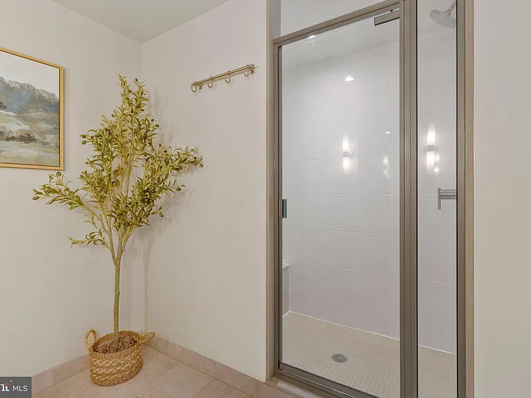 1025 1st St SE #907 — Photo 12