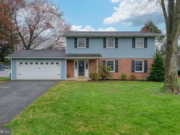 2017 Northbrook Dr, Lancaster, PA 17601