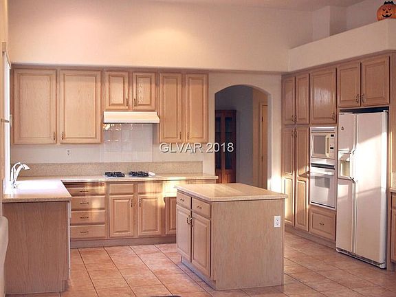 4th image of 4711 Amber Glen Ct