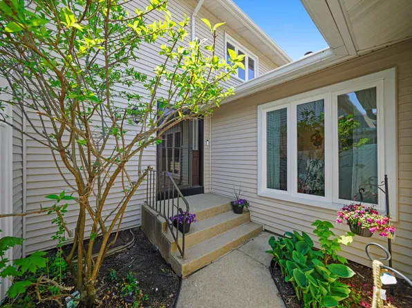 705 Pintail Ct #705, Deerfield, IL 60015