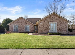 16474 Woodstream Dr, Clinton Township, MI