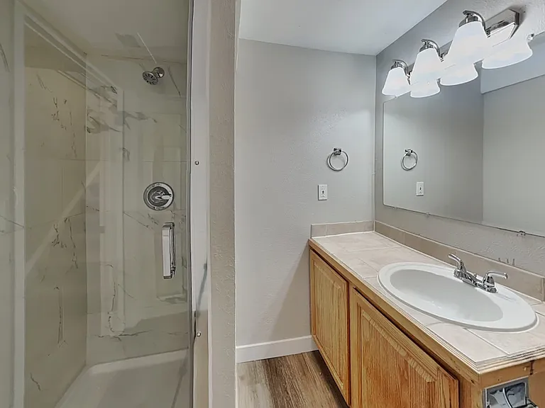 5005 S Richfield Cir — Photo 10