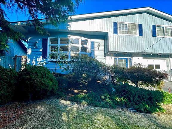 2nd image of 1730 Graves Avenue