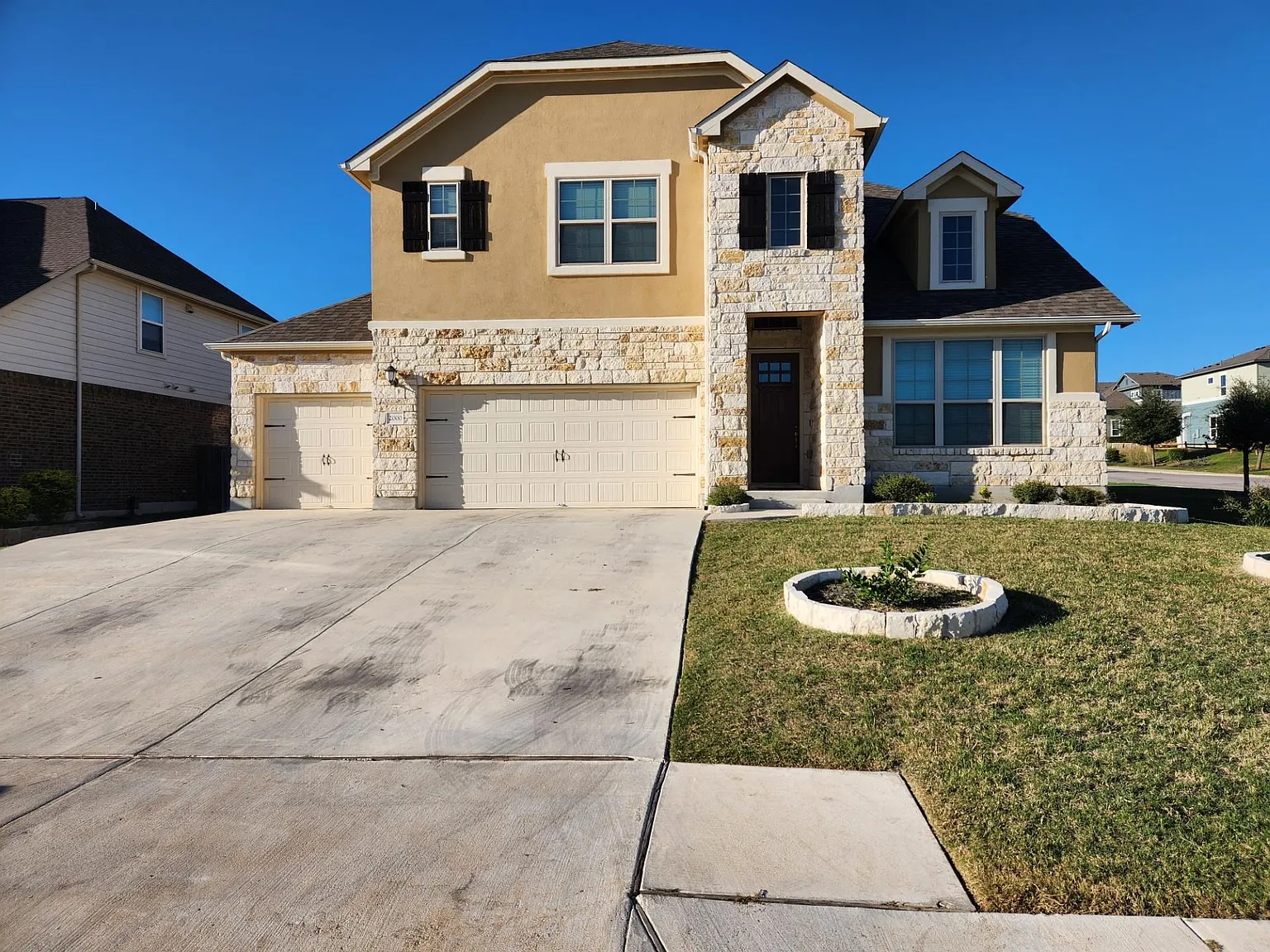 5 bed, 5.0 bath, 3148 sqft, $3,500 — Photo 2
