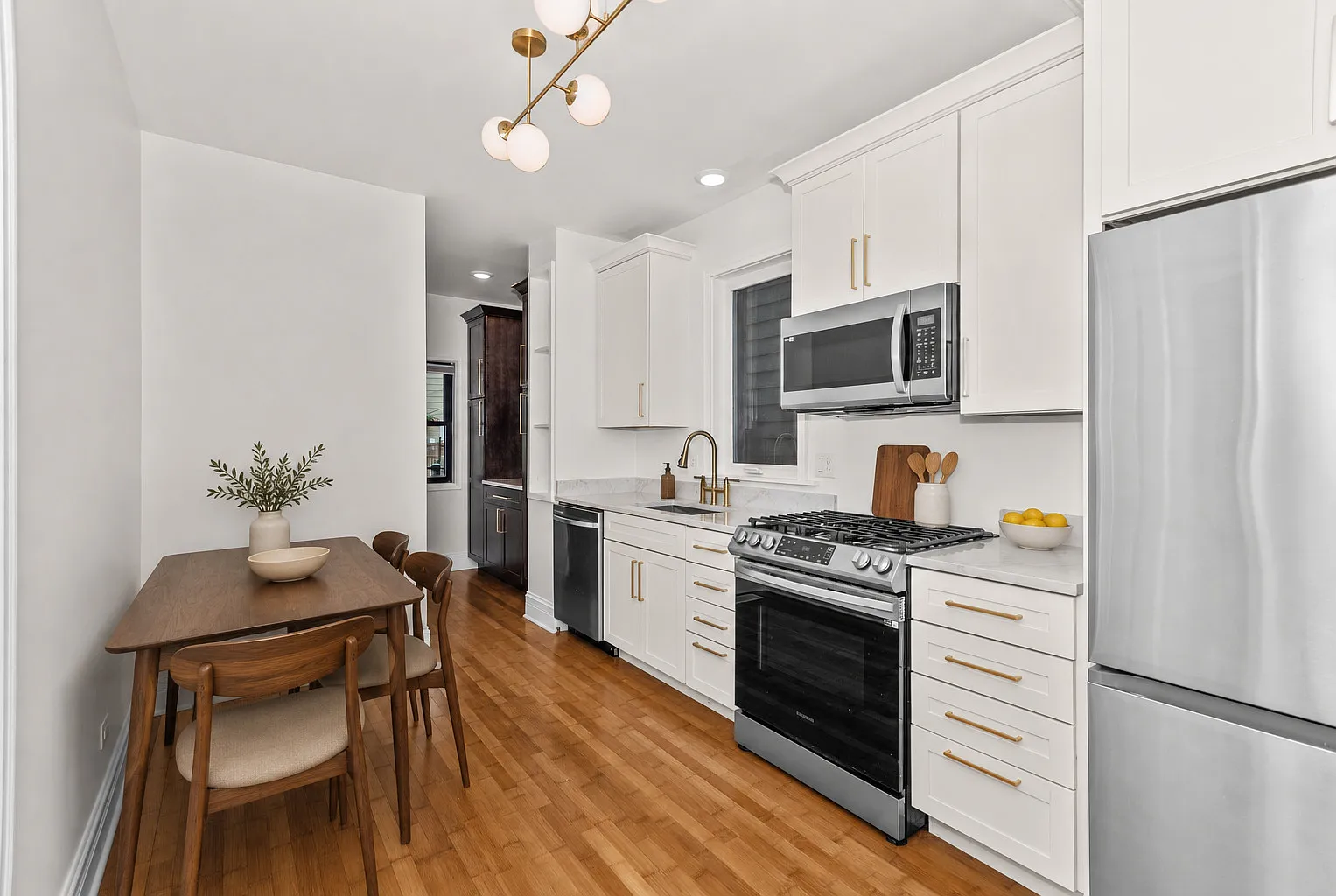 3 bed, 1600 sqft, $4,250 — Photo 4