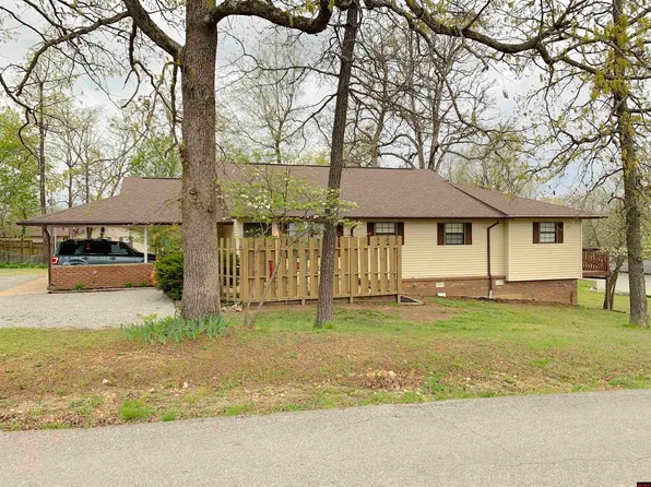 502 Pioneer Trail Dr, Mountain Home, AR 72653