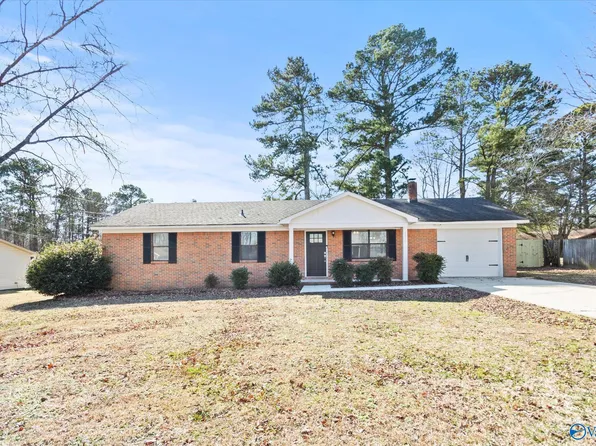 2270 Hillview St NW, Hartselle, AL 35640