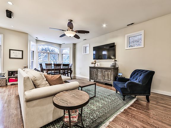 3rd image of 1346 N Hoyne Ave #2