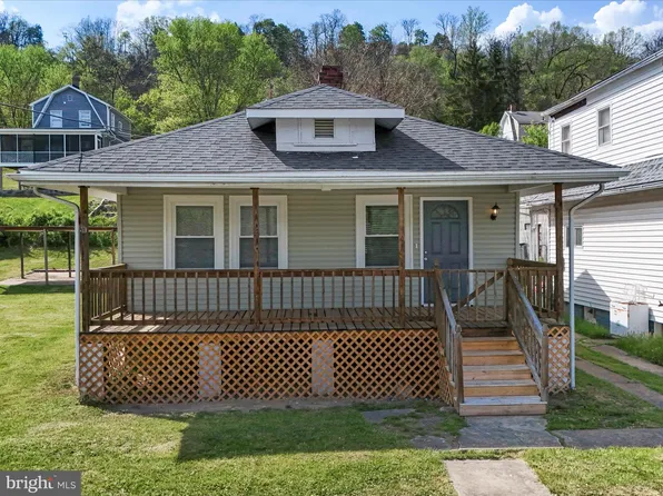 819 Manns Ter, Cumberland, MD 21502