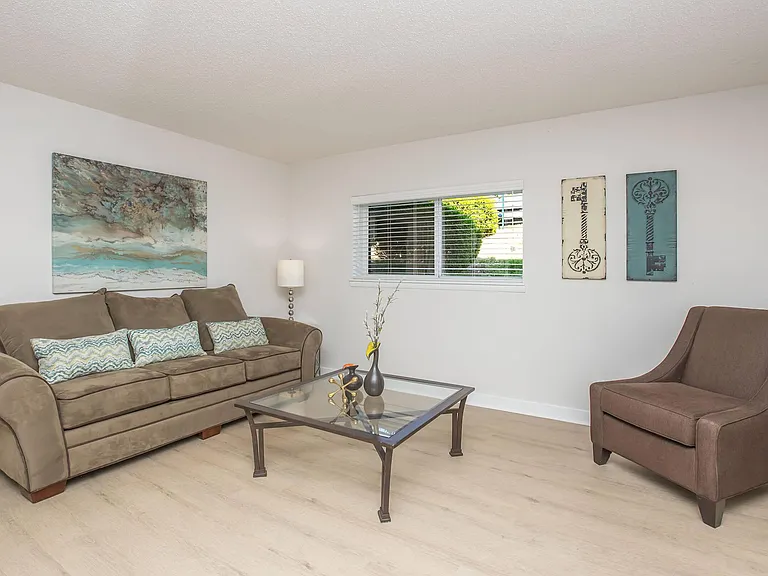 Nob Hill Apartment Homes — Photo 13