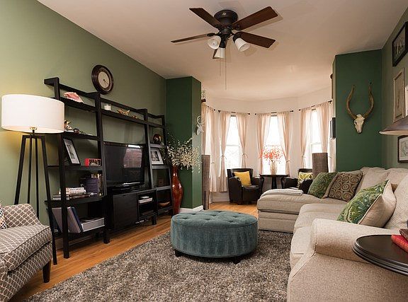 3rd image of 4202 N Sawyer Ave APT 3N
