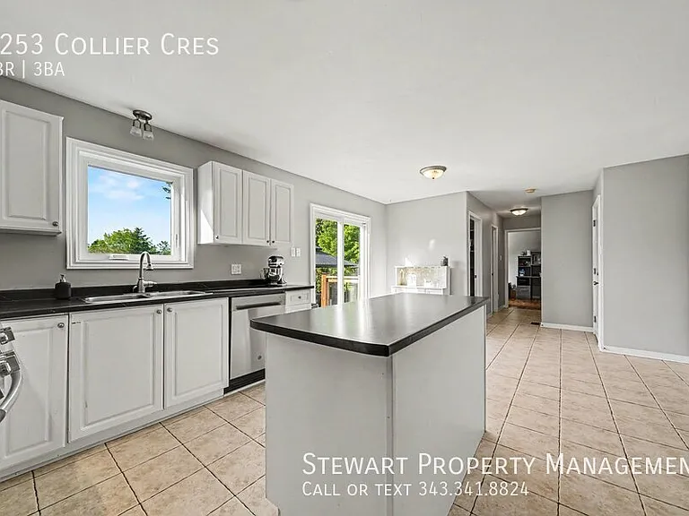 1253 Collier Cres — Photo 11