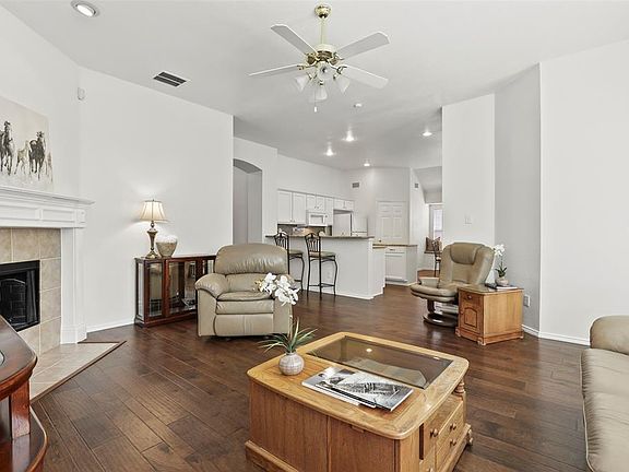 5th image of 9156 Crenshaw Ln