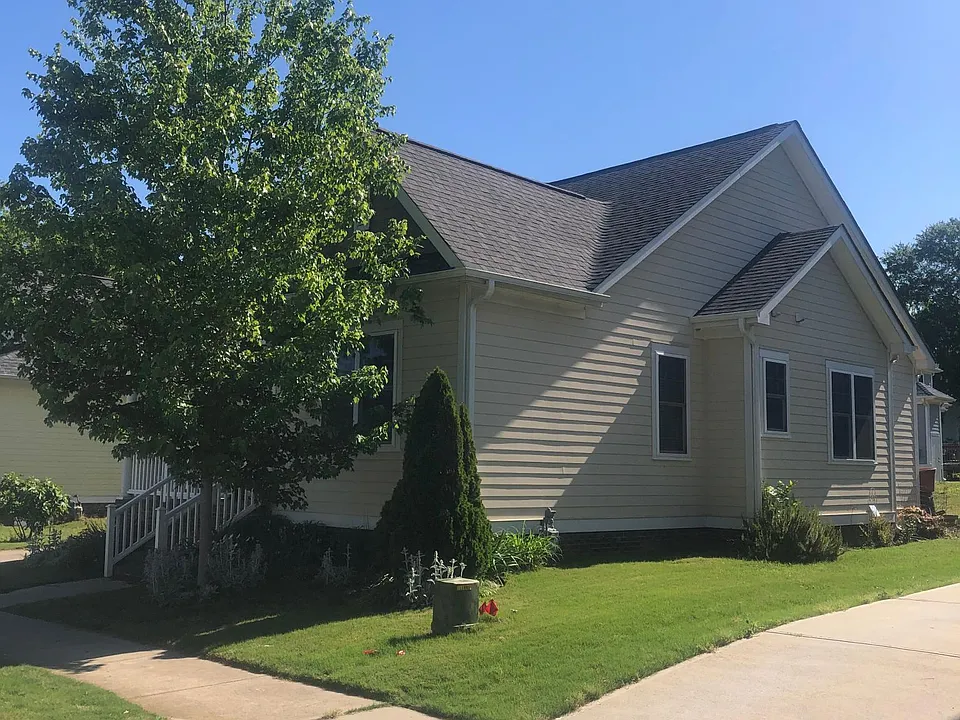 128 Idlewild Ave