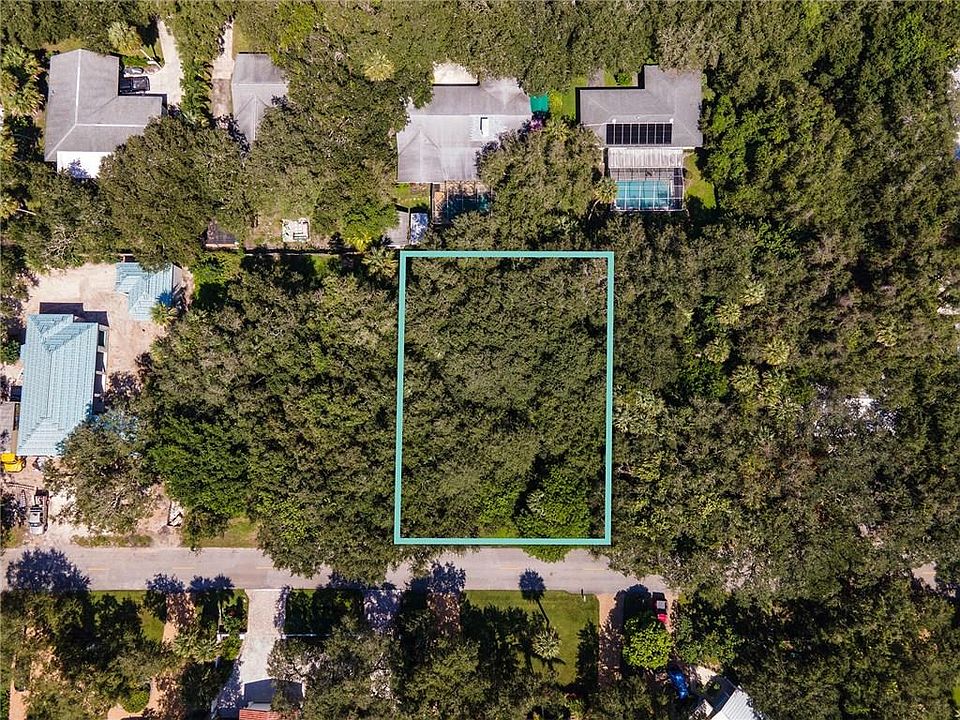 2nd image of 325 Holly Rd