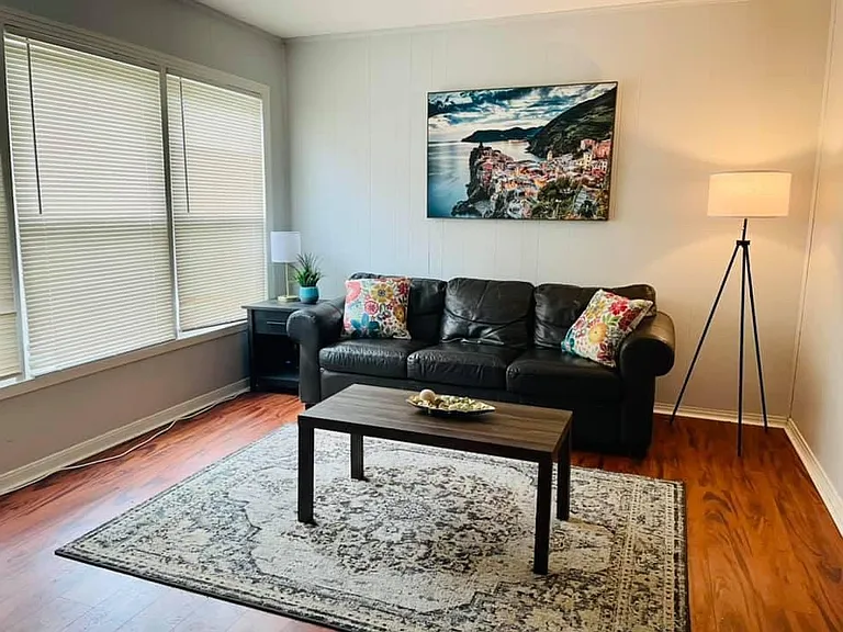 110 W Birch St — Photo 3