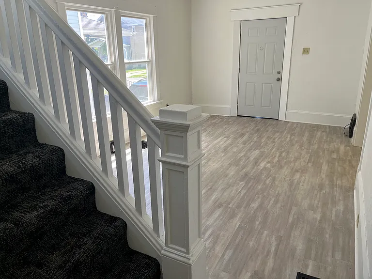 1710 Grace Ave NE — Photo 10
