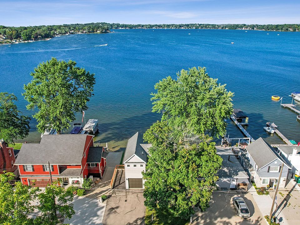 maiです。 9638 Main St, Whitmore Lake, MI 48189 | MLS #26001936 | Zillow
