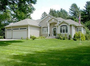272 Duncaster Rd, Bloomfield, CT 06002