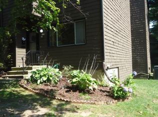 84 Hampton Park, Branford, CT 06405