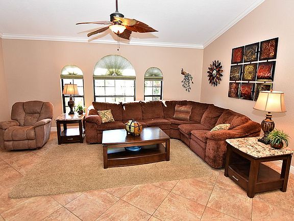 Living room - view 1