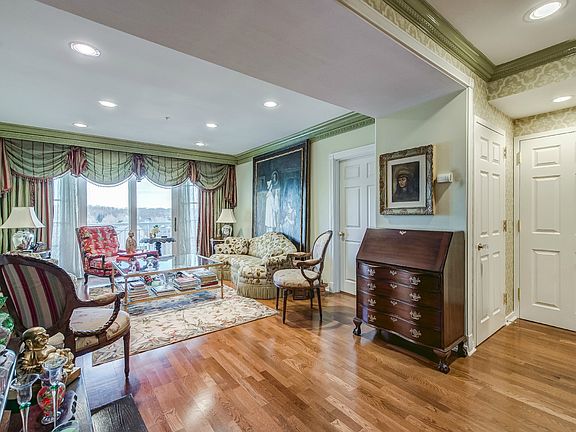 2nd image of 100 Harbor View Dr Unit 406