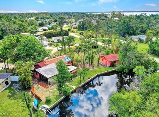 118 Brooks Rd, North Fort Myers, FL 33917